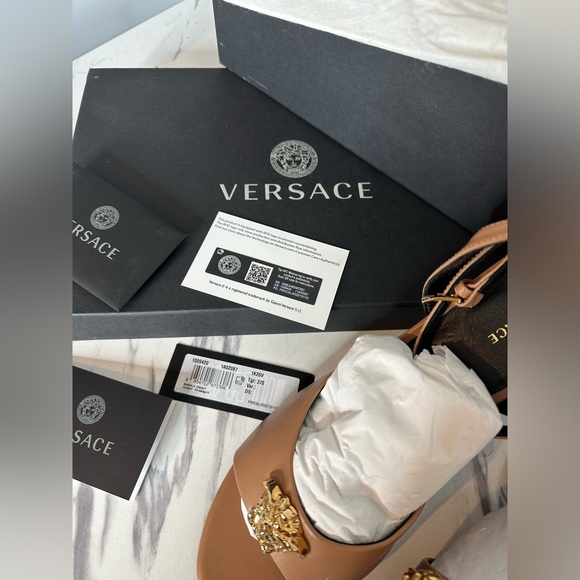 Versace Pumps - Picture 4 of 9